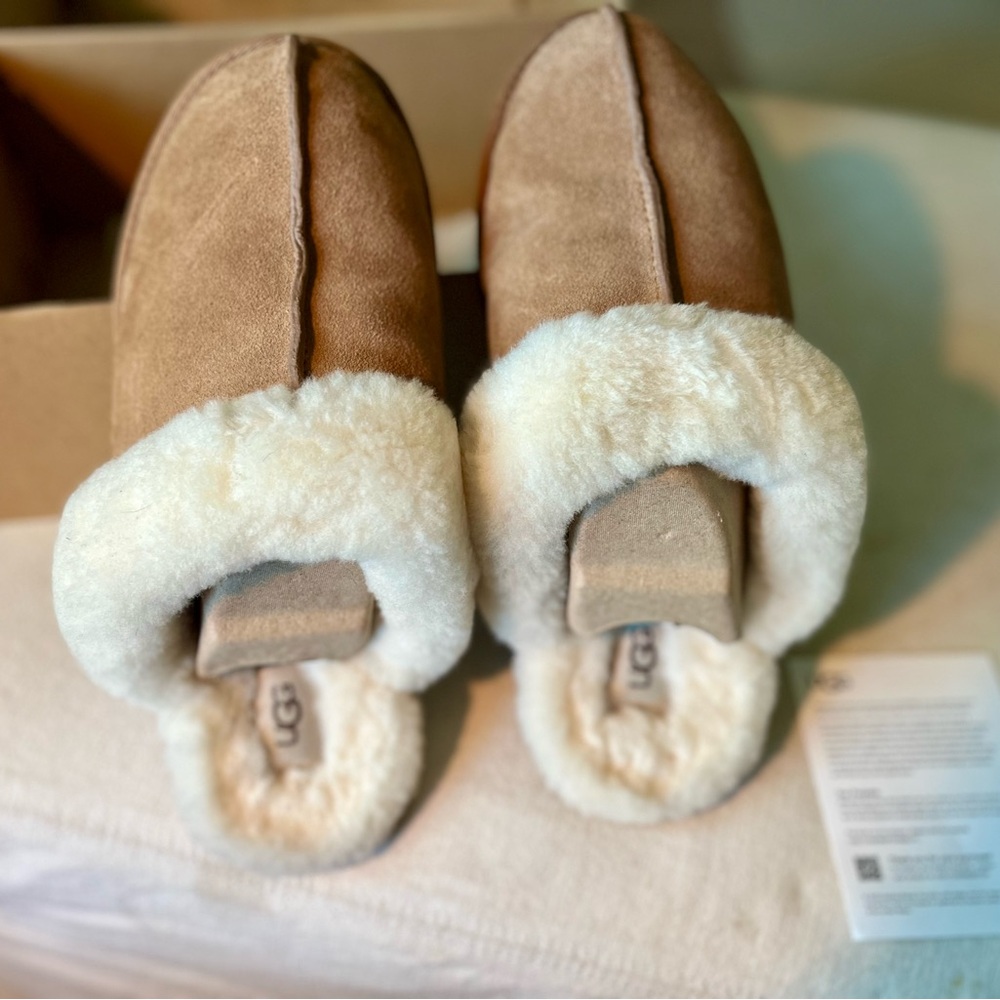 UGG Scuffette II Slippers - Sand
